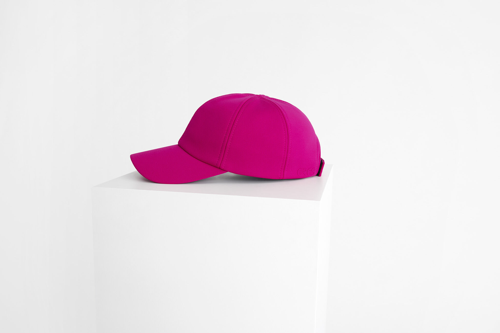 Stuart Cap standard view �