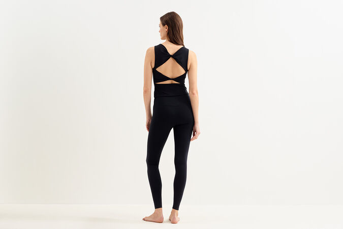 Tanni Top with integrated bra standard view 4