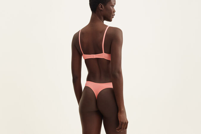 Mika soyeuse Tanga standard view 2