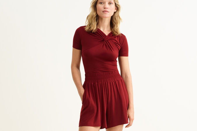 Mia Short standard vista 3