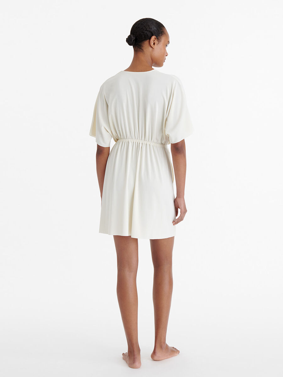 Naia Vestido corto Vista est&aacute;ndar NaN