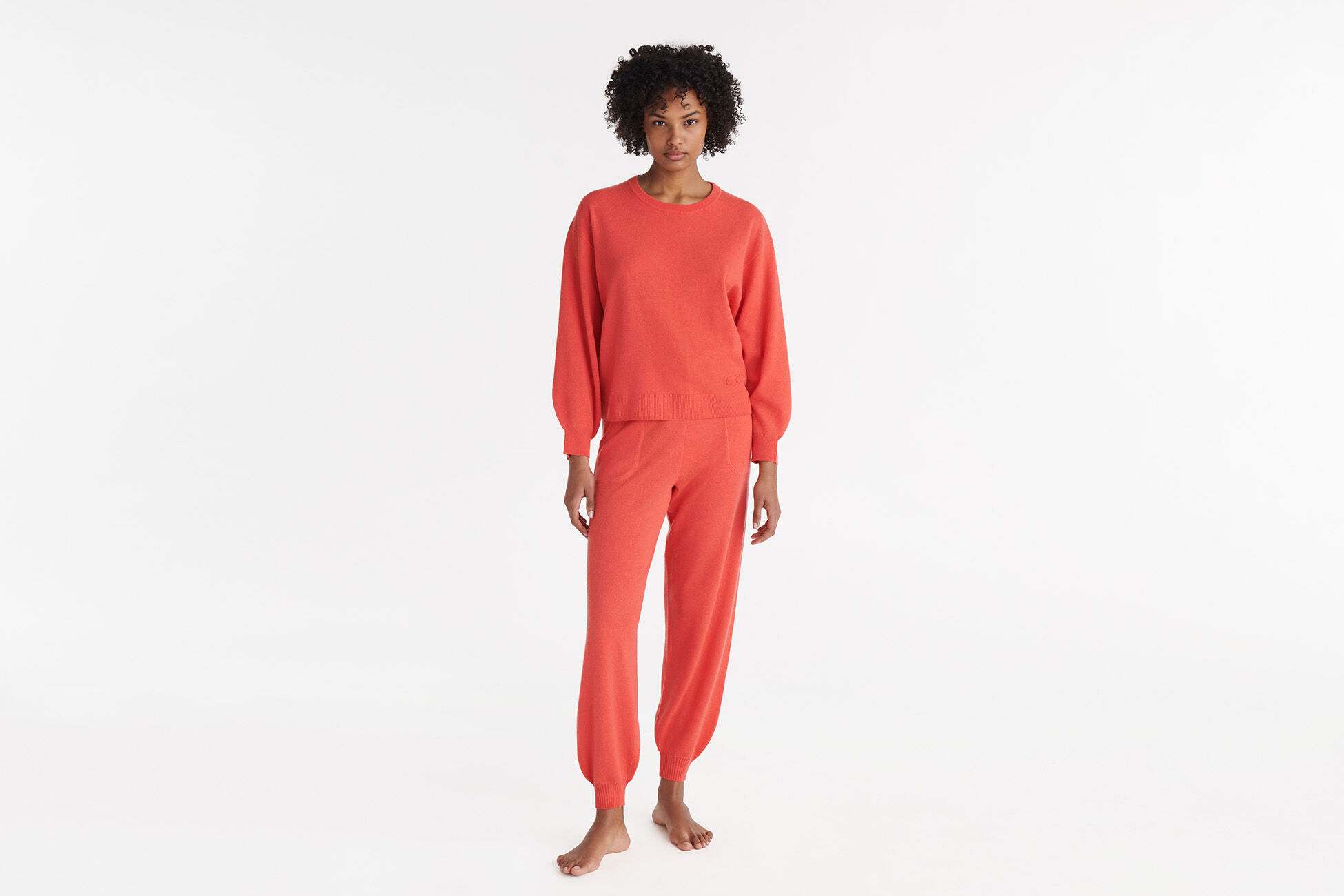 Famous Sweater standard view �