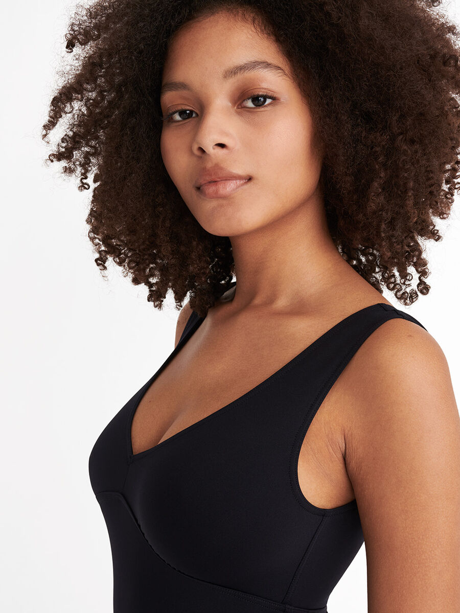 Hold up Sophisticated one-piece standard view �