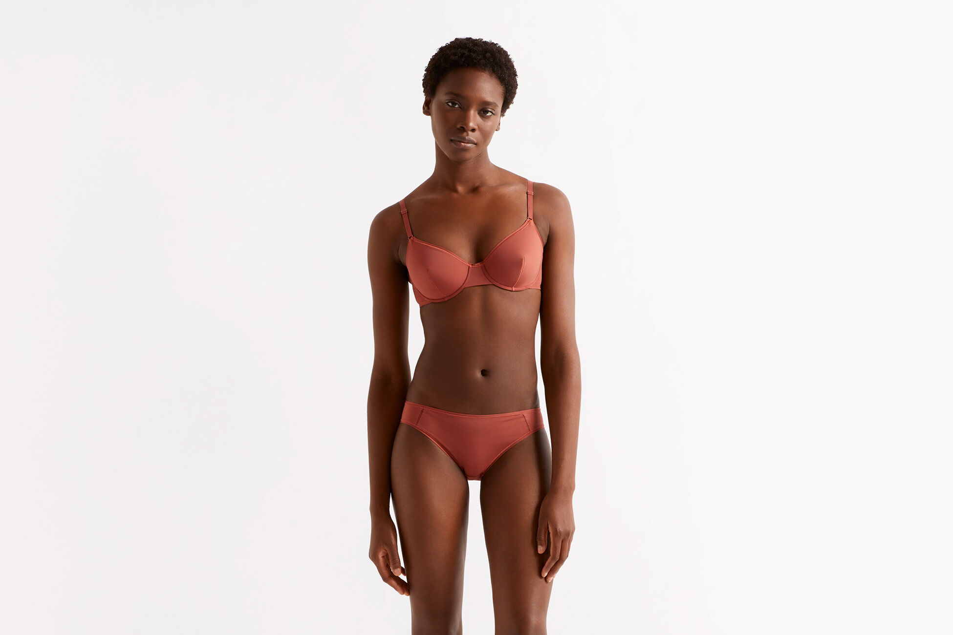Enora soyeuse Schmaler Slip Standardansicht NaN