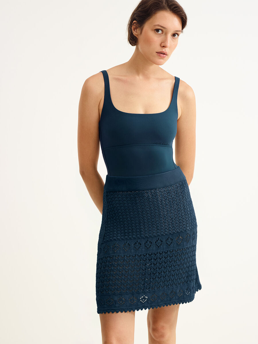 Angela Short skirt standard view �