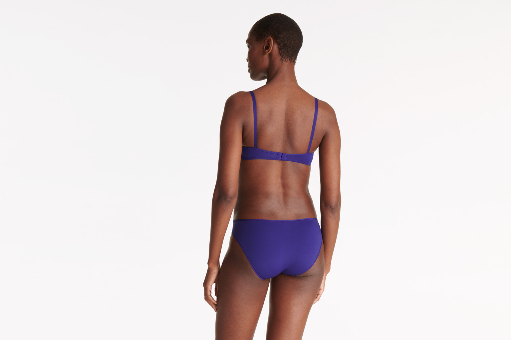 Enora soyeuse Culotte fine vue standard NaN
