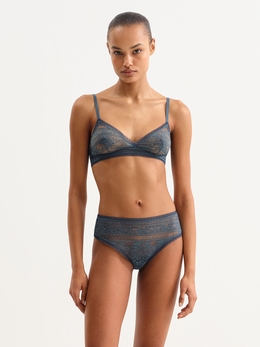 Intrigu&eacute;e Triangle bra standard view NaN