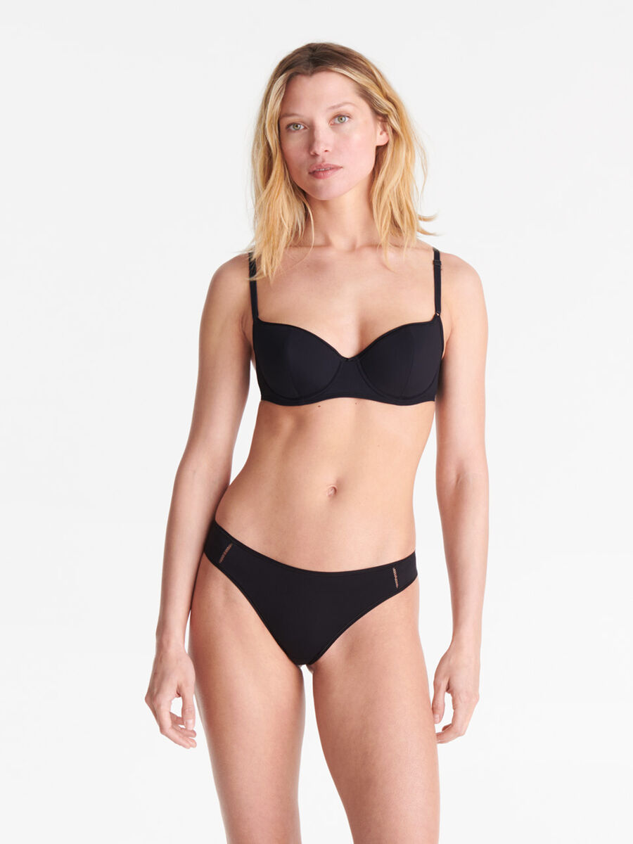 Mika soyeuse Tanga vue standard NaN