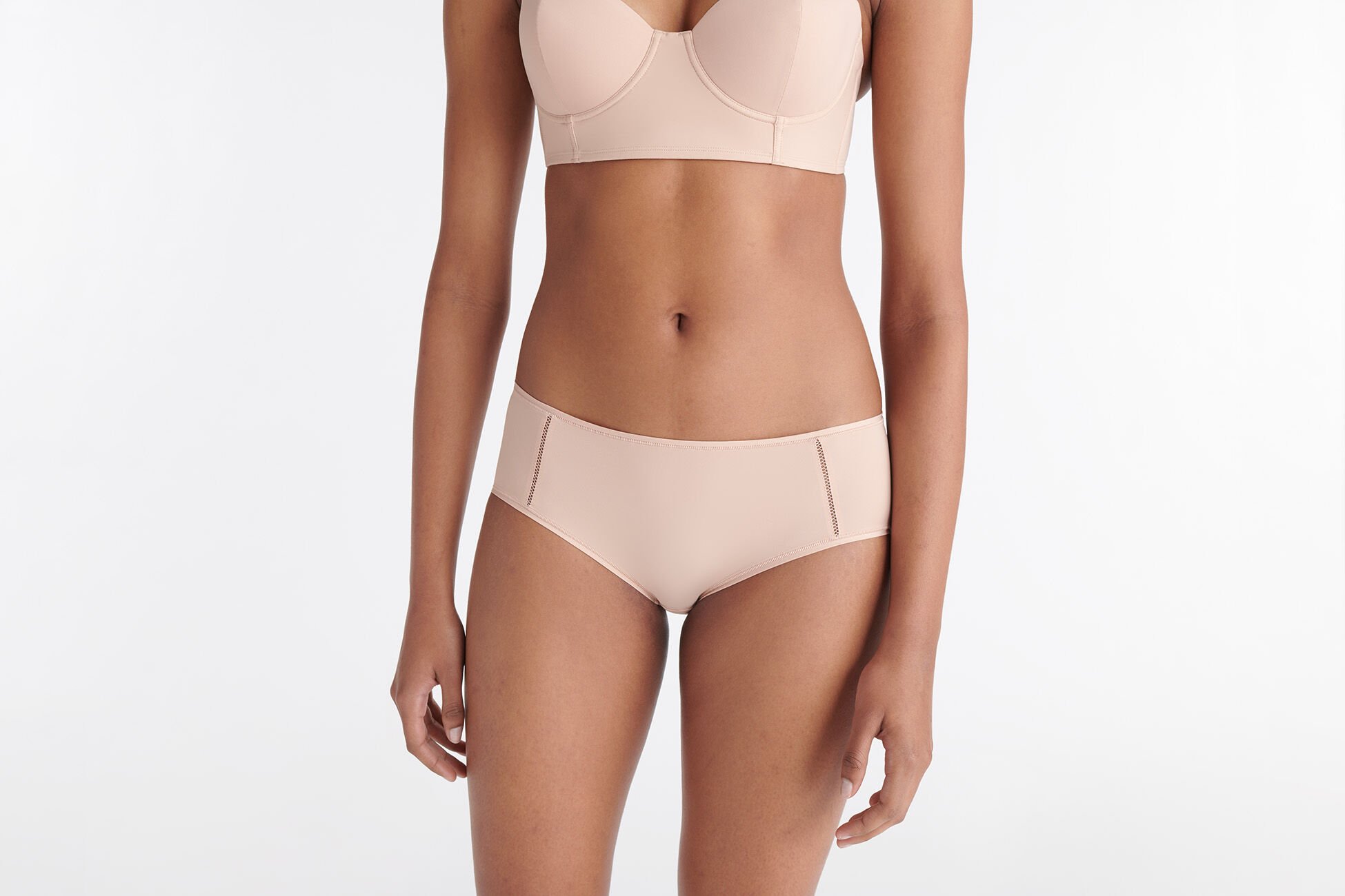 Monica soyeuse Shorty standard view NaN