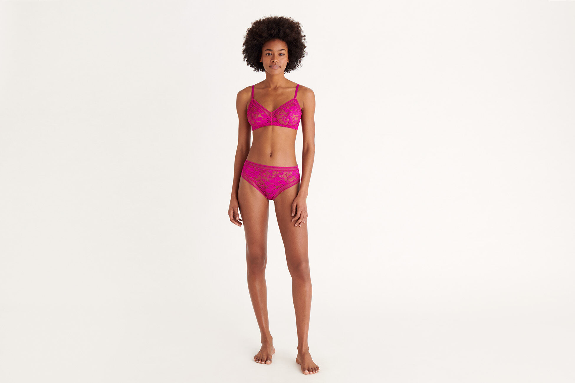 Royal Triangle bra standard view �