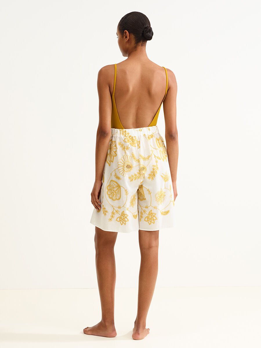 Chandra Bermuda Vista est&aacute;ndar NaN