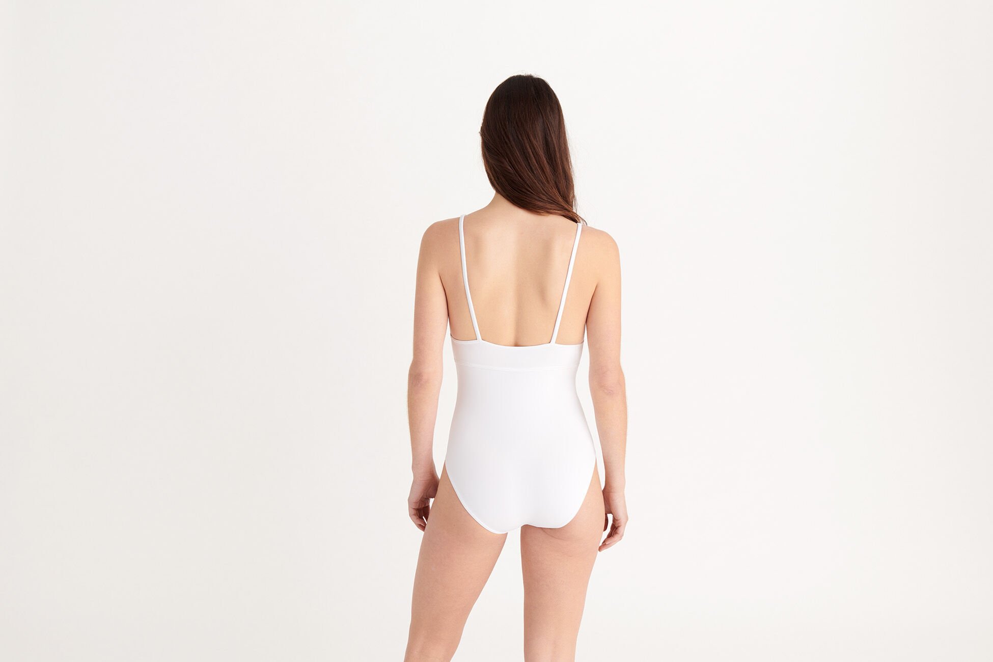 Larcin Triangle one-piece standard view �