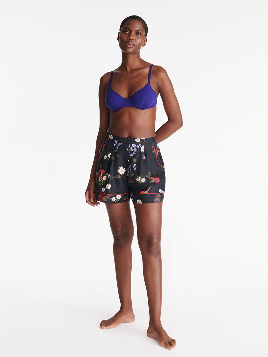 &Eacute;pique Shorts standard view NaN