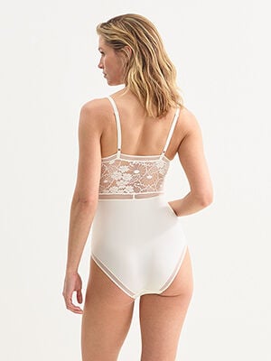 Hortensia Body Vista est&aacute;ndar 2 de 3