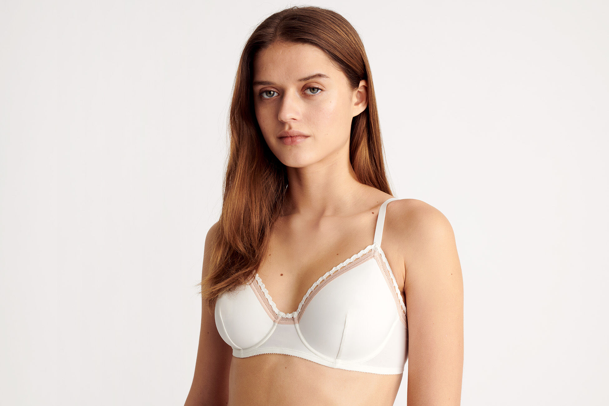 Flow Full-cup bra standard view NaN