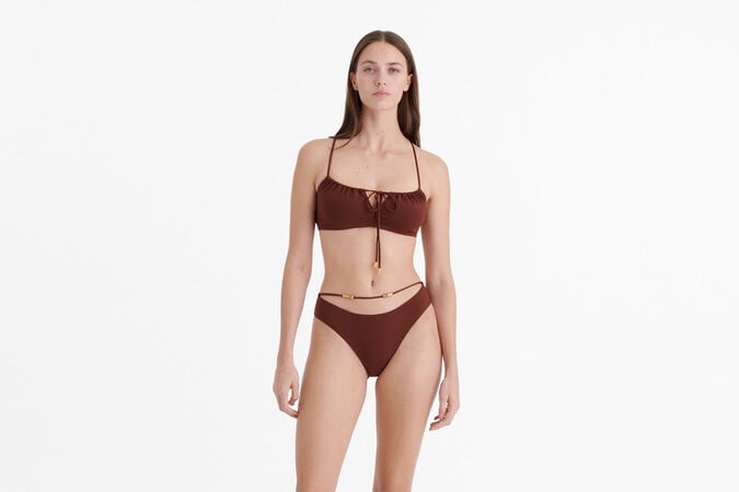 Abysses Brassiere Vista estándar 2