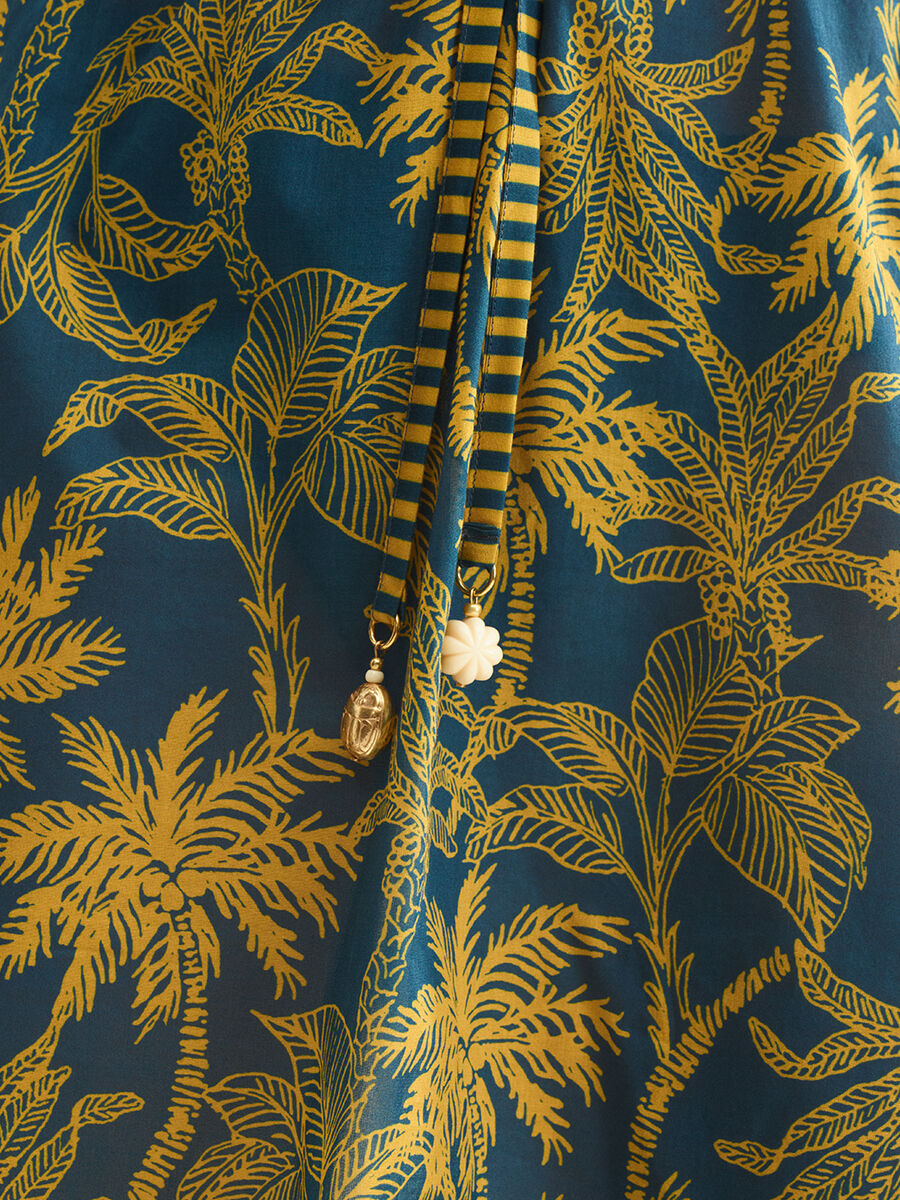 P&eacute;ninsule Robe courte vue standard NaN