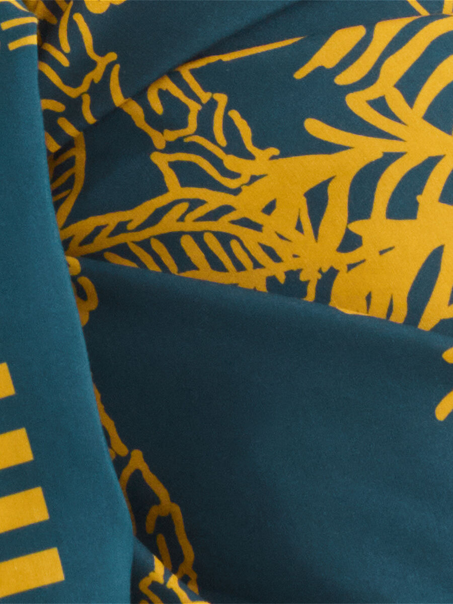 Jungle Sarong standard view �