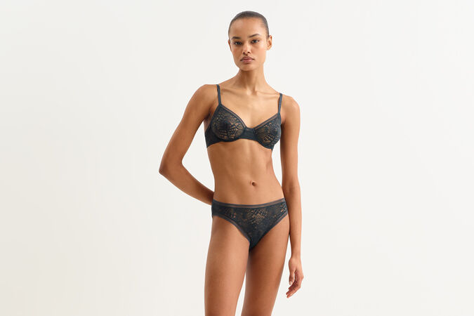 Cerise Full-cup bra standard view 3