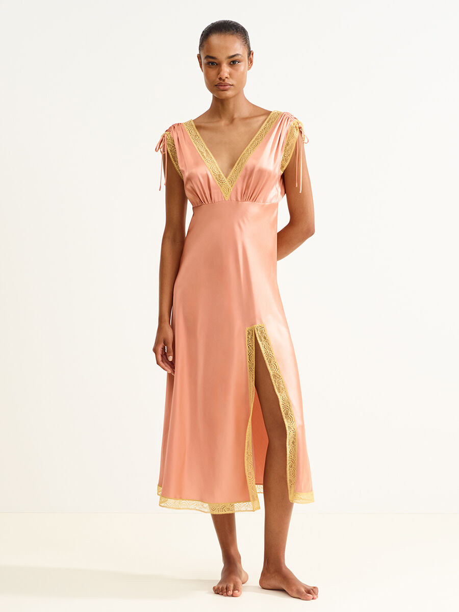 Sophistiqu&eacute;e Long dress standard view 1 out of 7