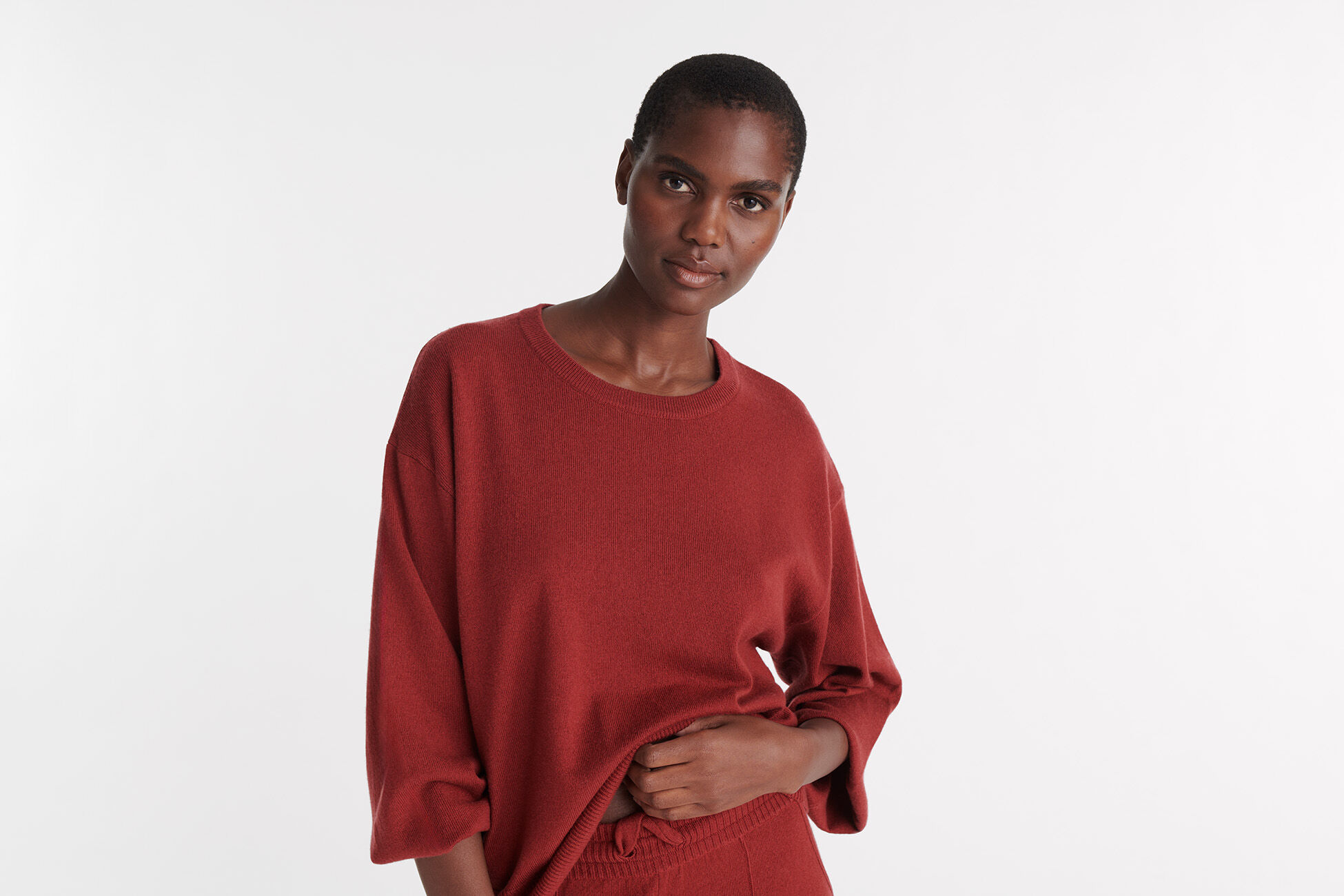 Famous Sweater standard view �