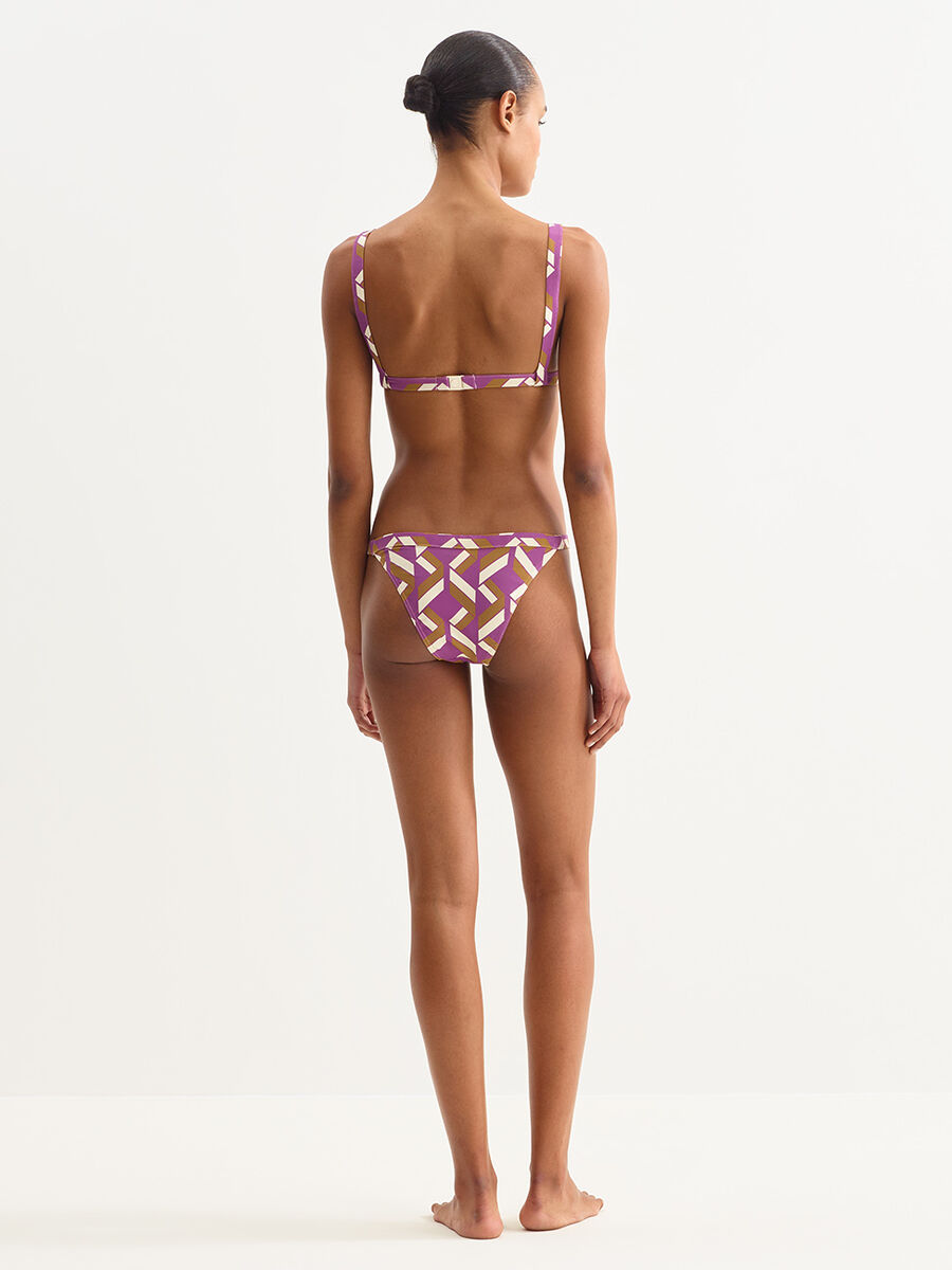 Must Triangle bra with bust darts standard view �