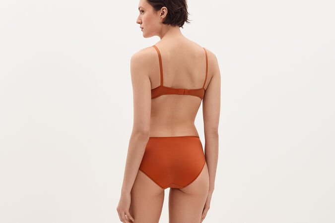 Monica soyeuse Shorty standard vista 2 su 3