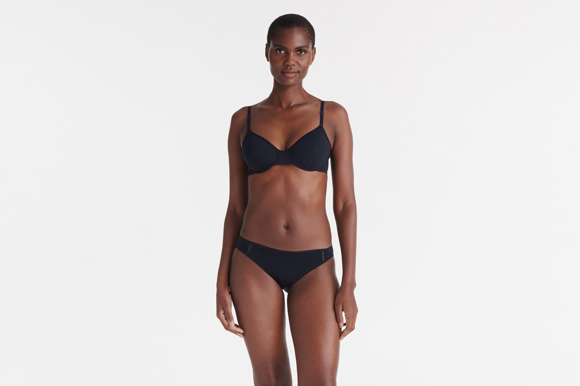 Enora soyeuse Thin briefs standard view �