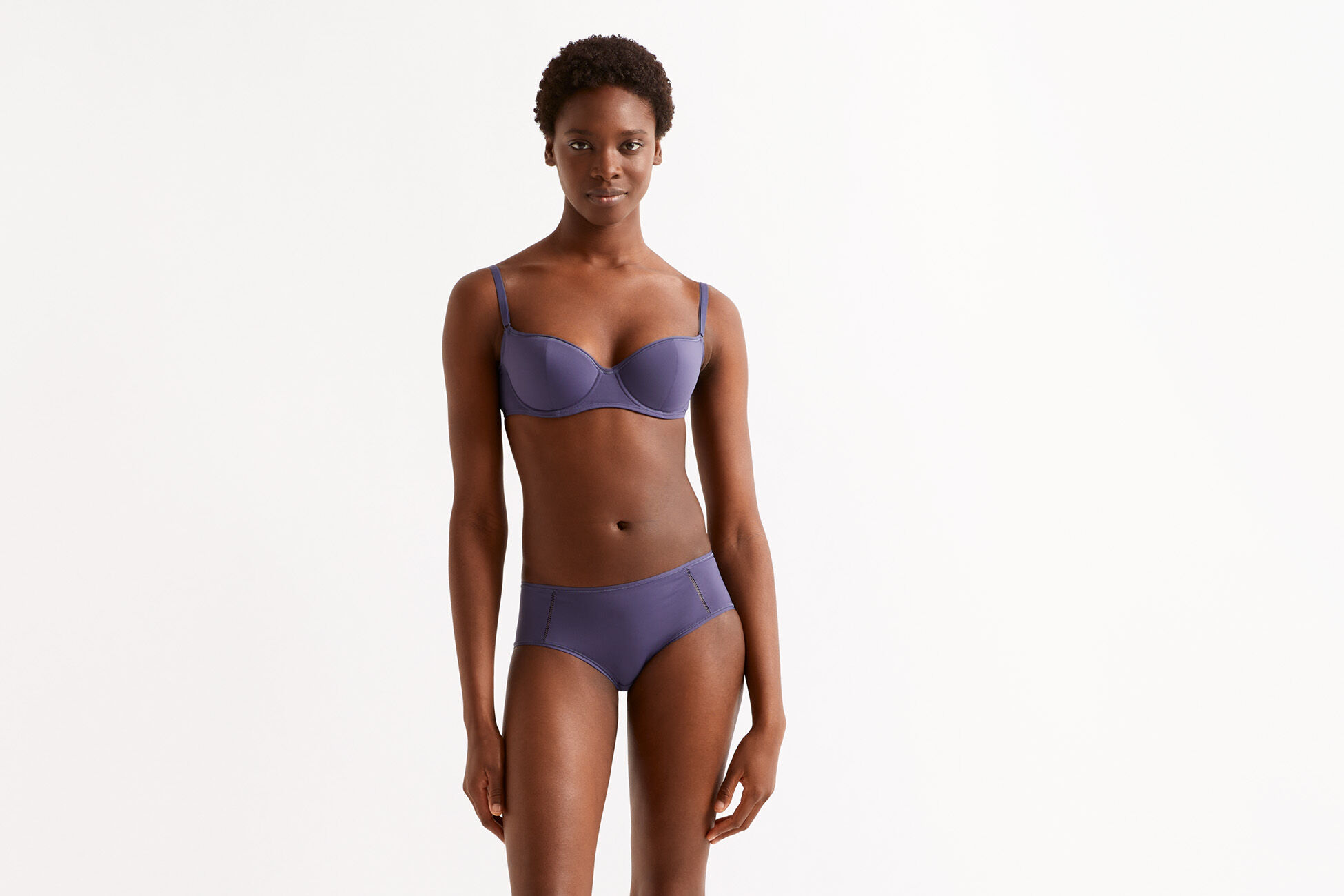 Monica Soyeuse Shorty standard vista NaN