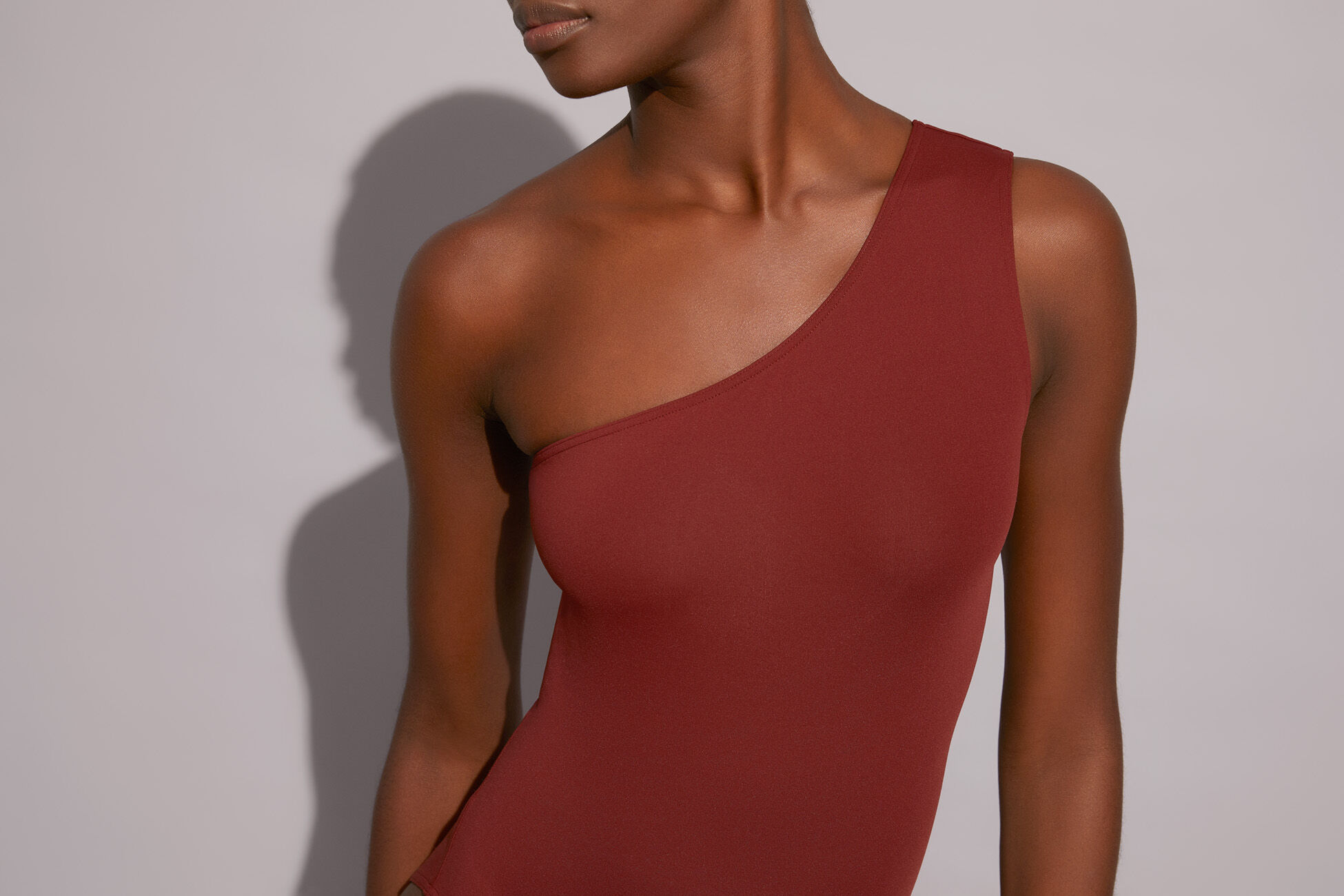 Effigie Une-pièce asymétrique vue standard NaN