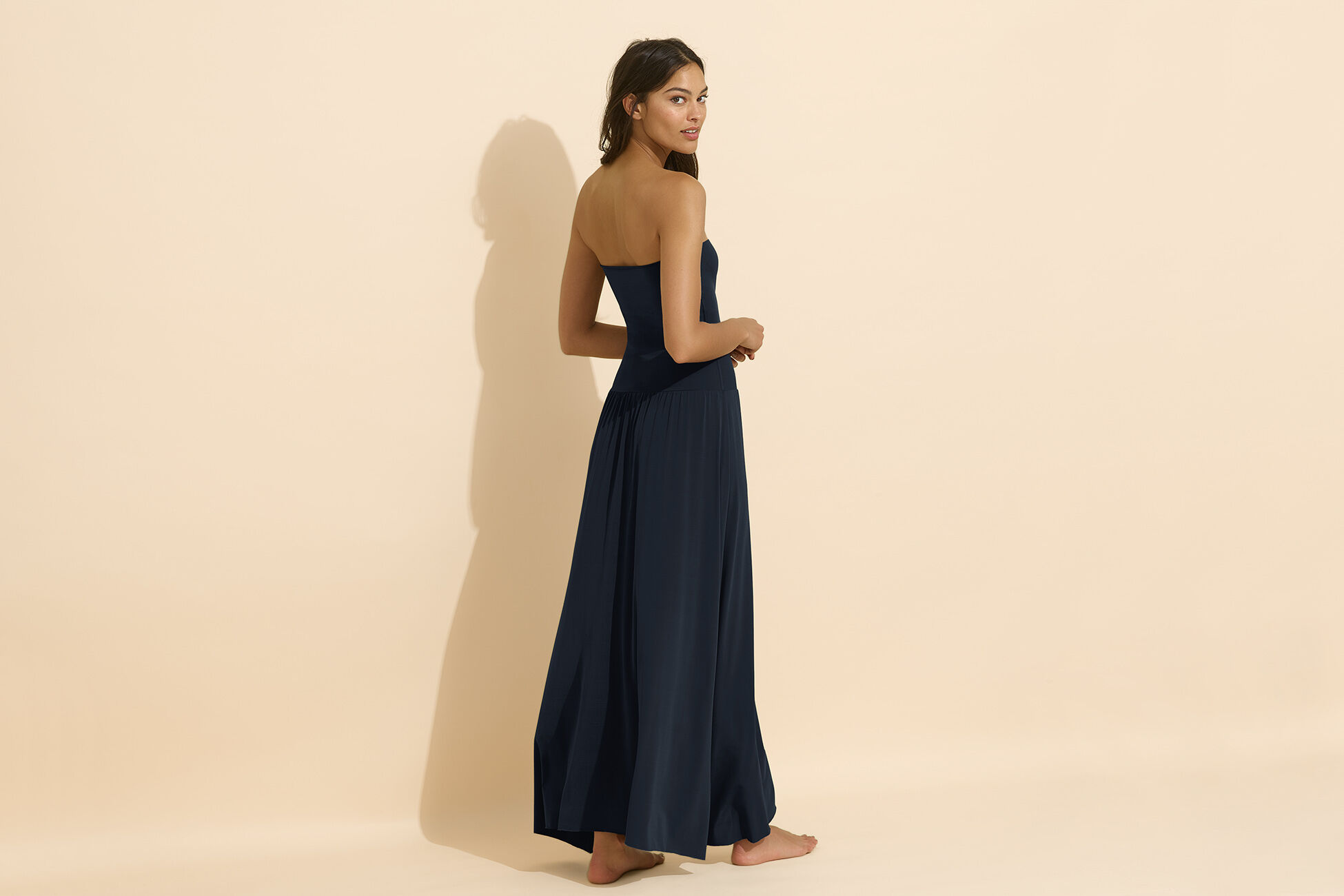 Oda Trägerloses langes Kleid Standardansicht NaN