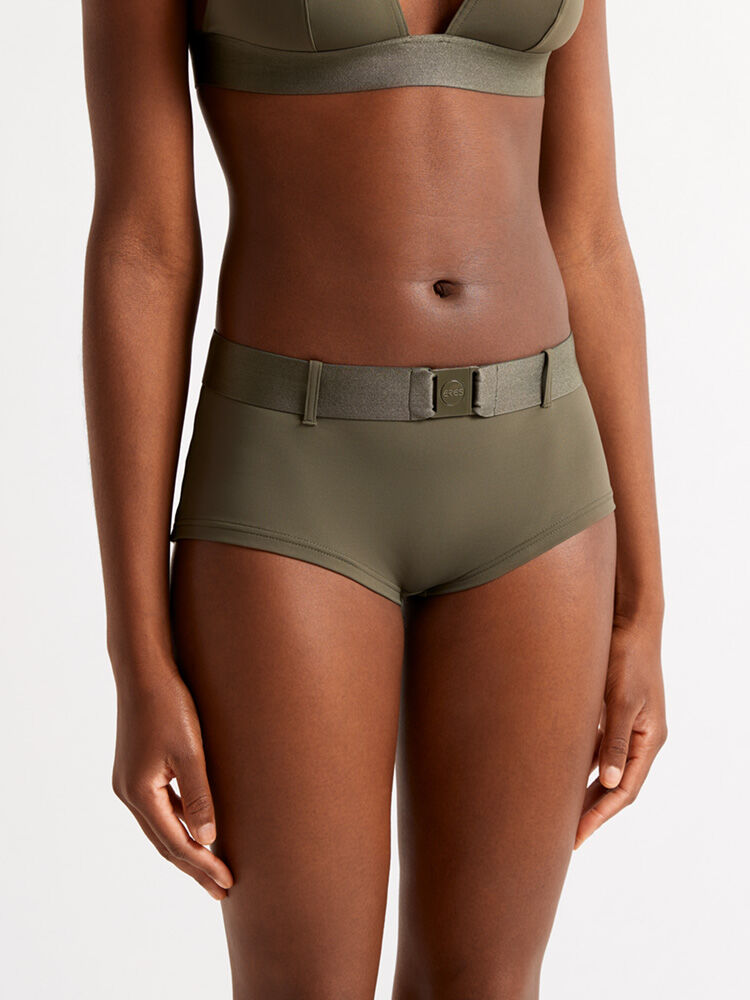 Yacht-OLIVE NOIRE