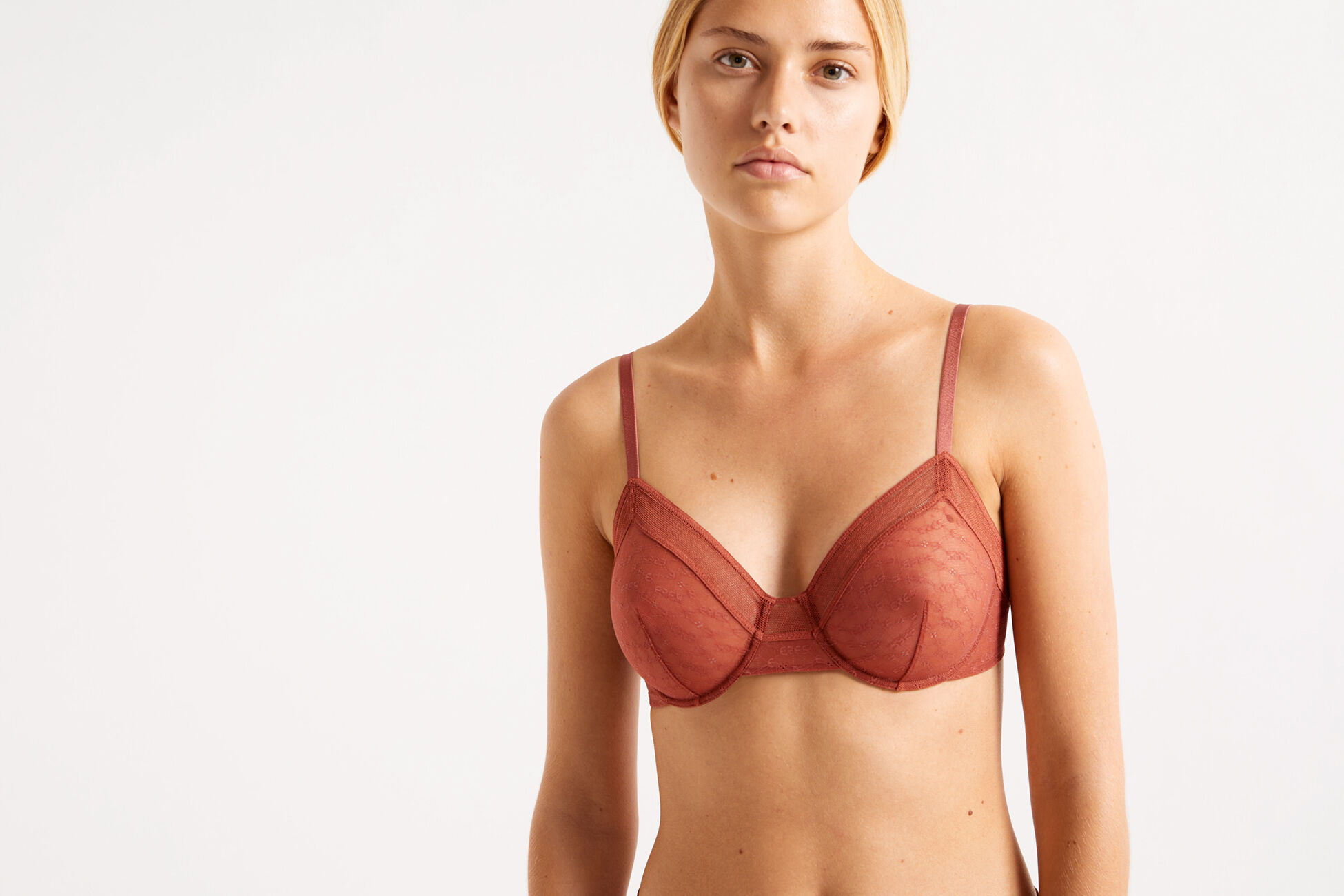 Positive Full-cup bra standard view NaN