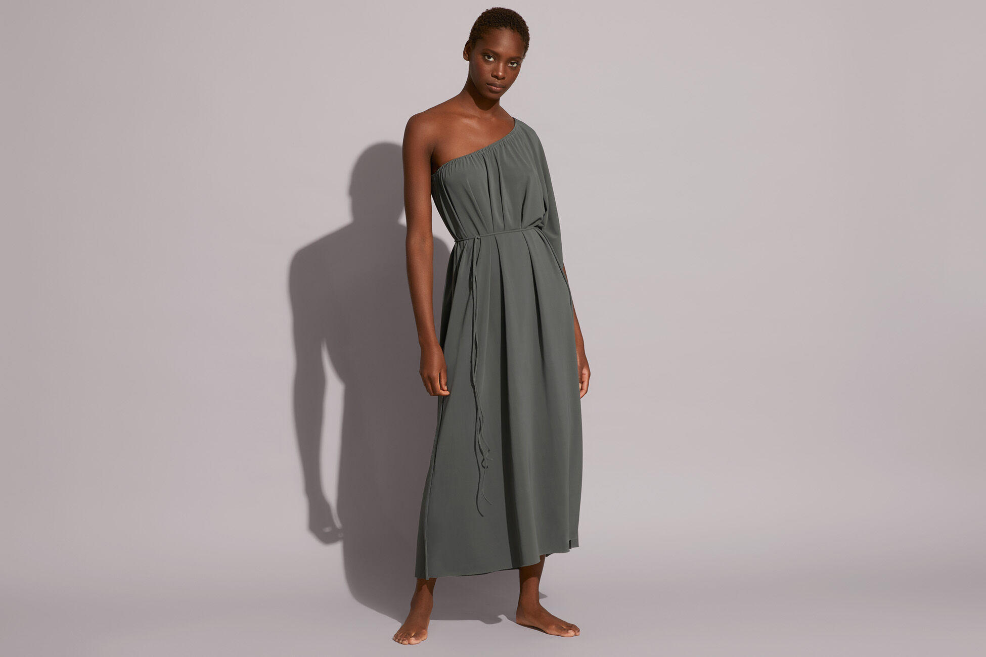 Géorgie Langes One-Shoulder-Kleid Standardansicht NaN