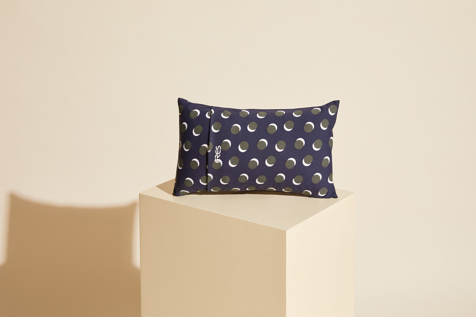 Cotone Lune Beach pillow standard view NaN