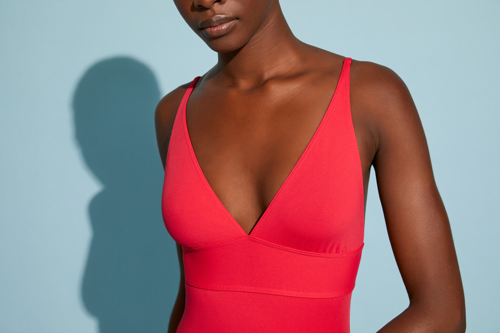 Larcin Triangle one-piece standard view �