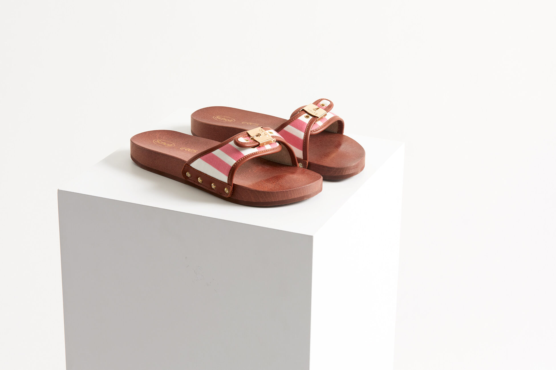 Pescura Flat Flat sandals standard view NaN