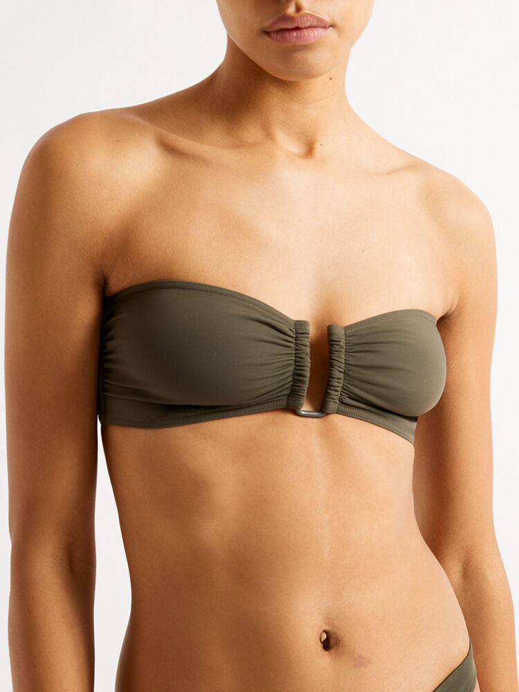Show-OLIVE NOIRE