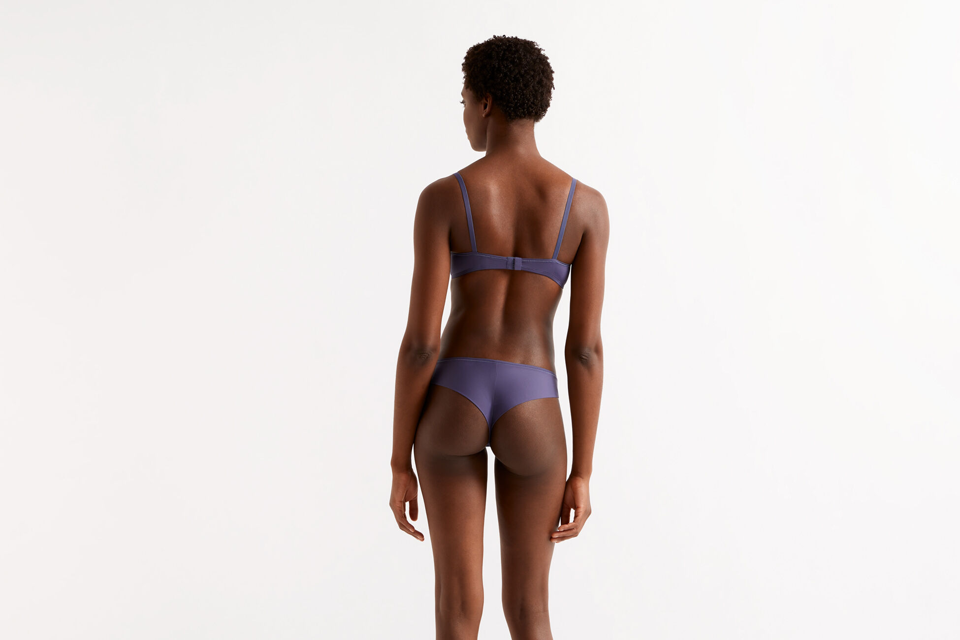Ilona Soyeuse Emboîtant vue standard NaN