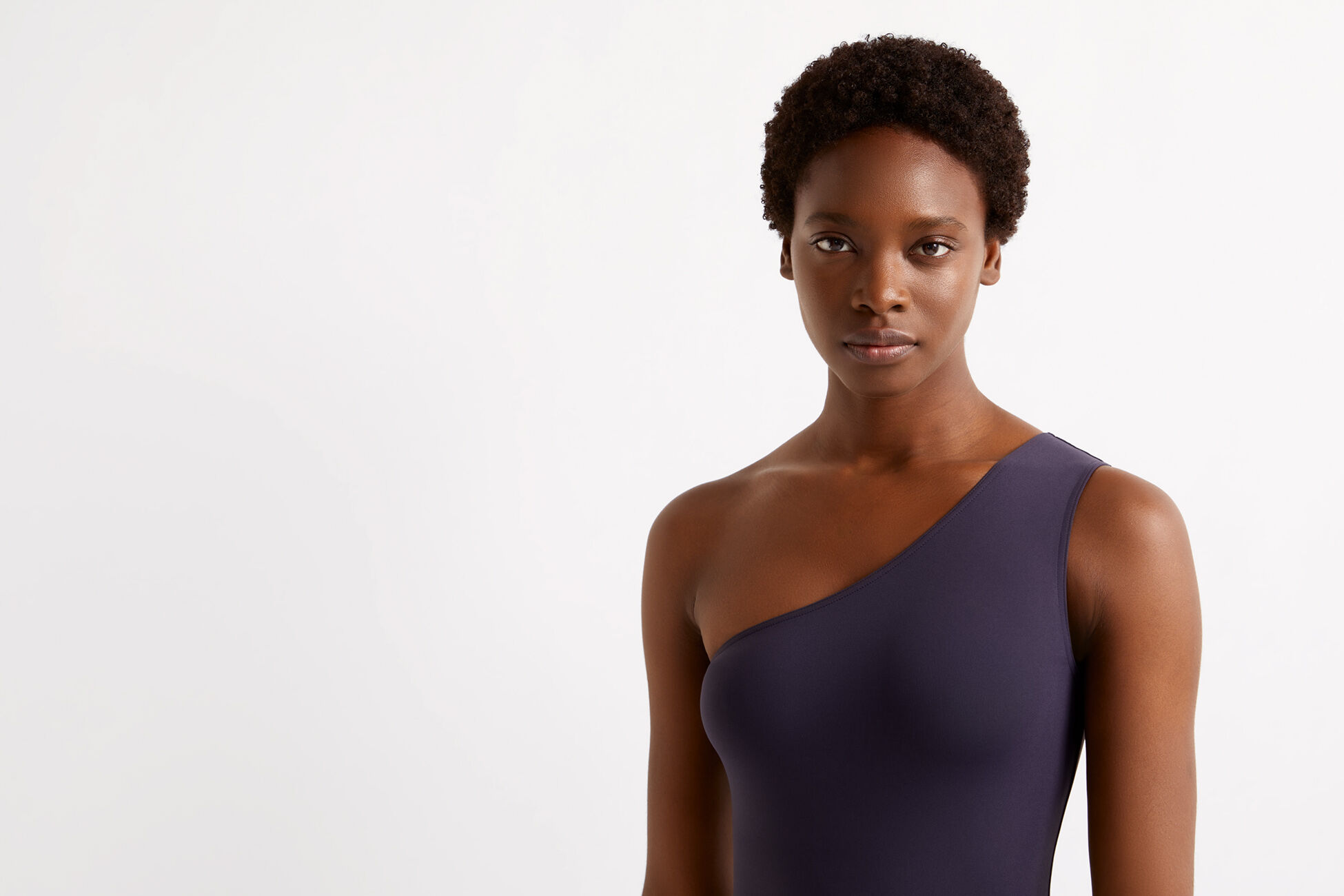 Effigie One-Shoulder-Modell Standardansicht NaN
