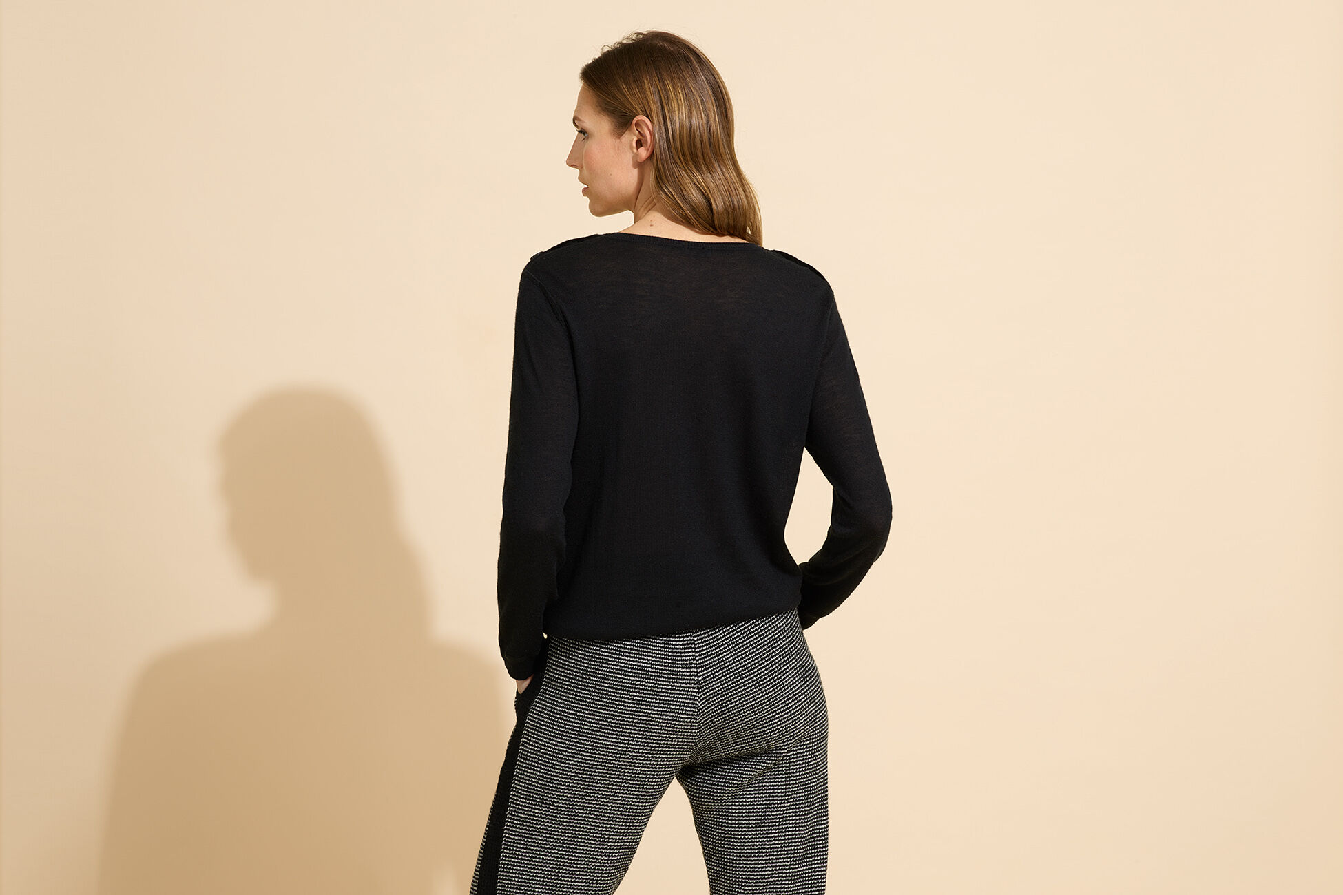 News Sweater standard view NaN