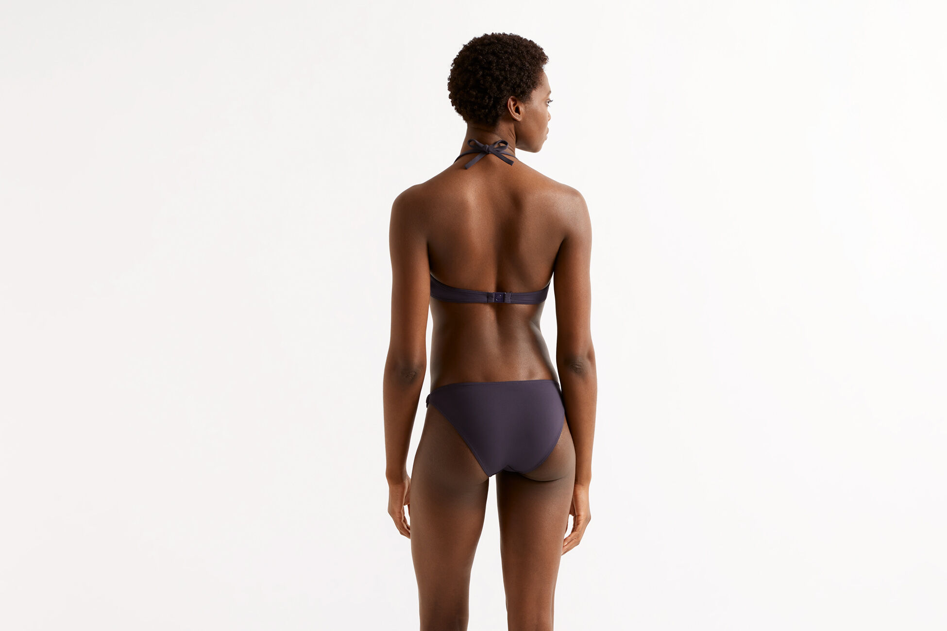 Elena Small triangle standard view �
