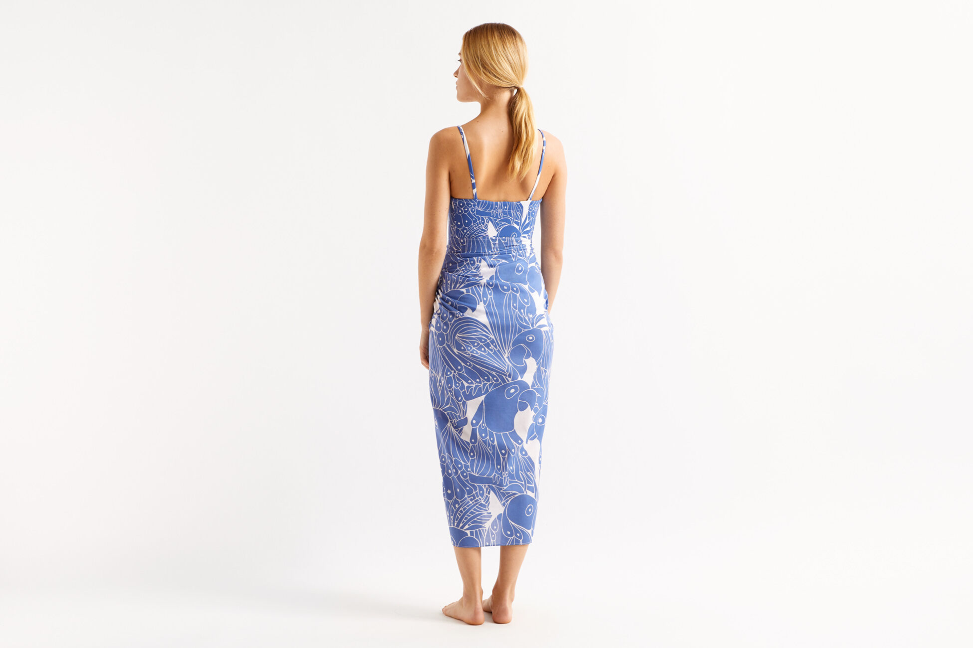Daniel Perroquet Sarong standard view �