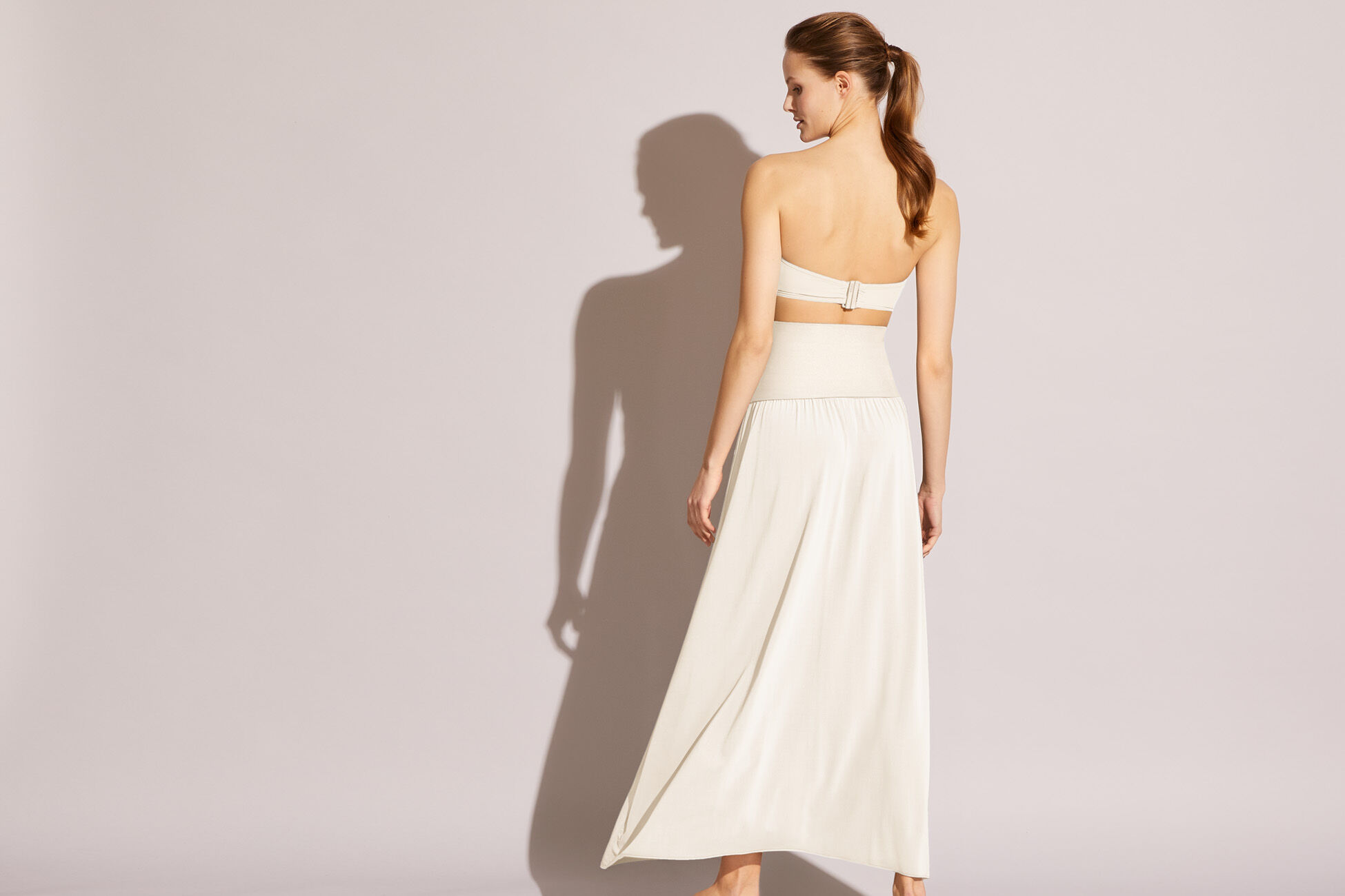 Oda Trägerloses langes Kleid Standardansicht NaN