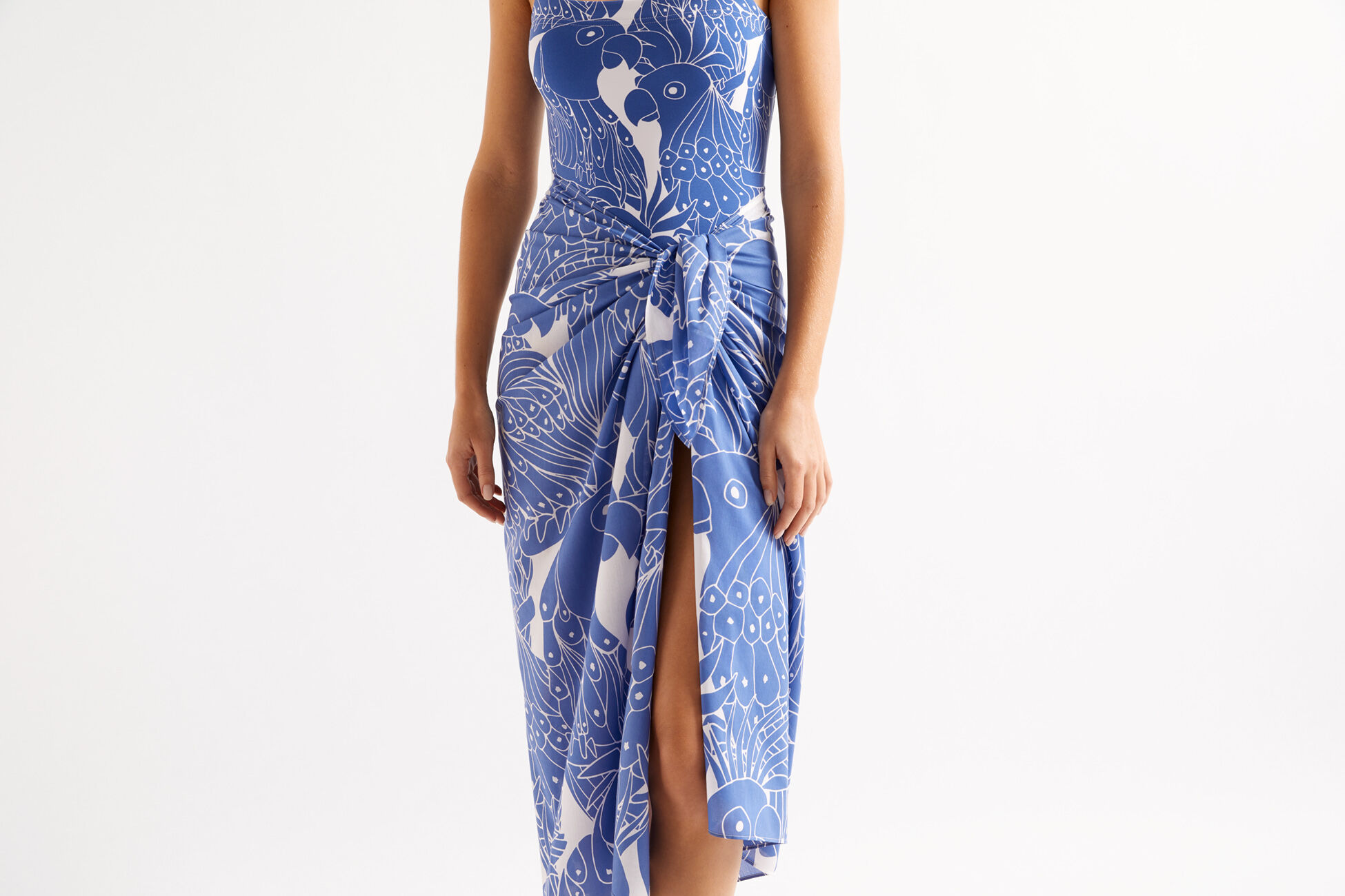 Daniel Perroquet Sarong standard view �