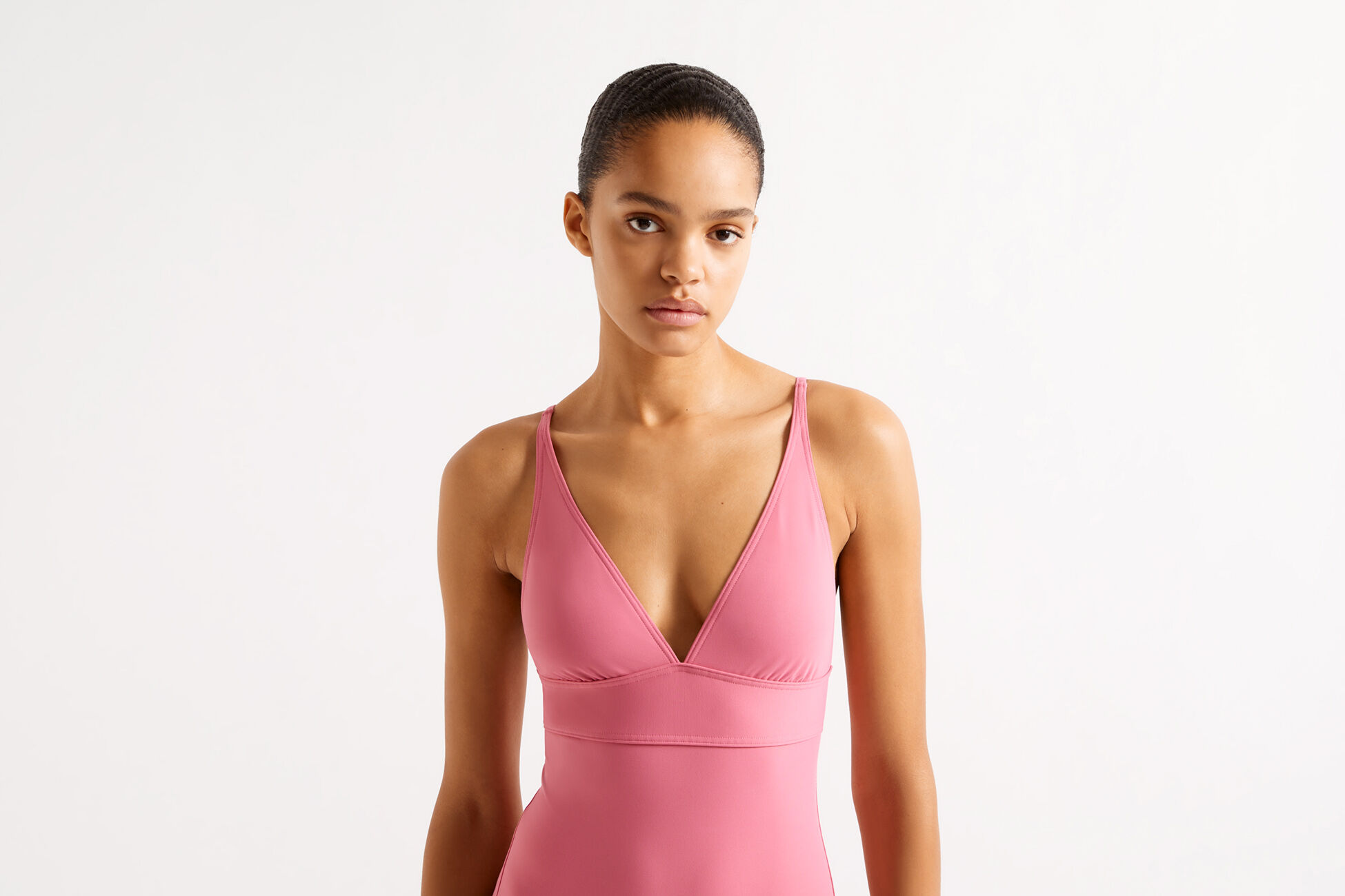 Larcin Triangle one-piece standard view �